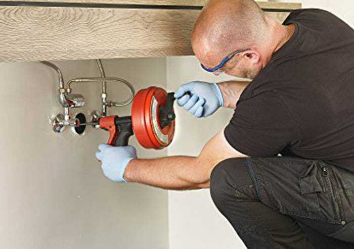 Modena, un idraulico 24 ore su 24 a portata di clic