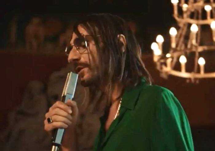 Francesco Bianconi live in piazza a Soliera, poi la finale Europei