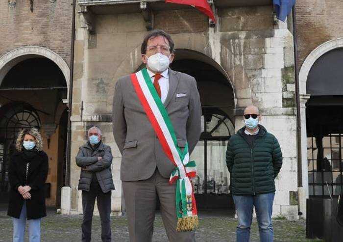 Modena, la teoria di Muzzarelli: 'Vaccinati per essere più liberi e solidali'