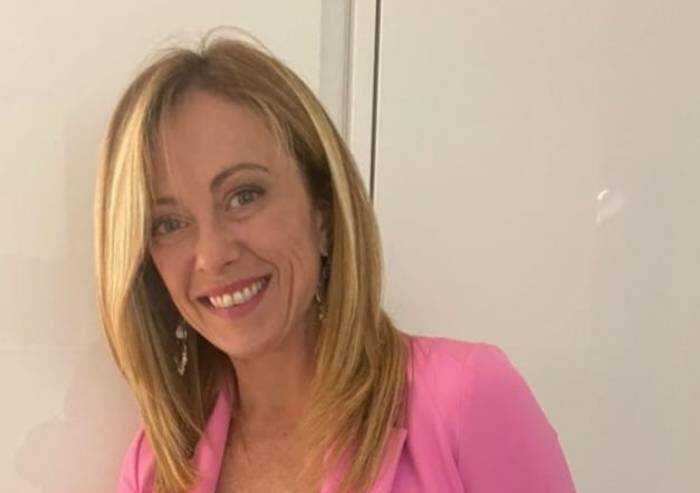 Meloni: 'Mi permetto di avere dubbi sulla vaccinazione dei bambini'