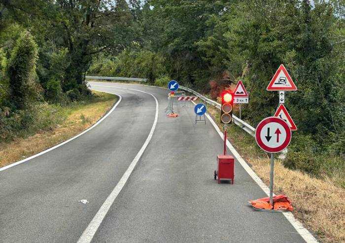 Cede tratto di via Giardini: senso unico alternato fino a venerdì