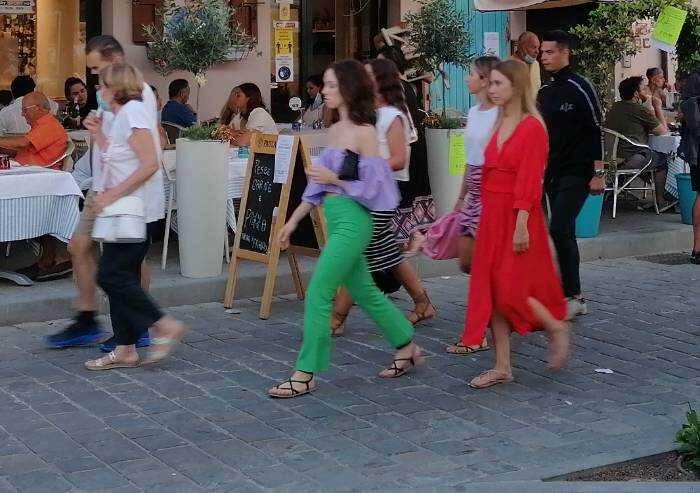 Green pass anche con una dose o guariti, tutte le nuove regole