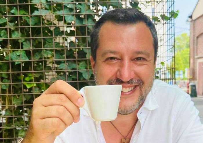 Vaccino, boom prenotazioni dopo parole Draghi. Pure Salvini l'ha fatto