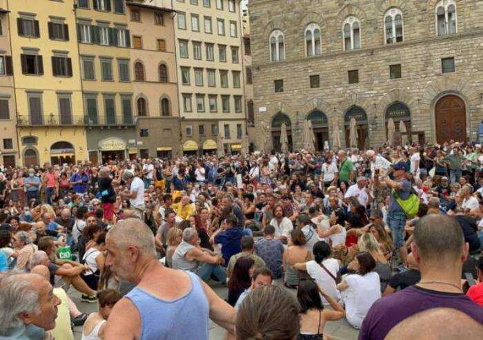 E il grido 'libertà' risuona in tutte le piazze italiane
