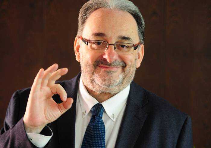 Cartello per non vaccinati, il sindaco insiste: 'Una provocazione'