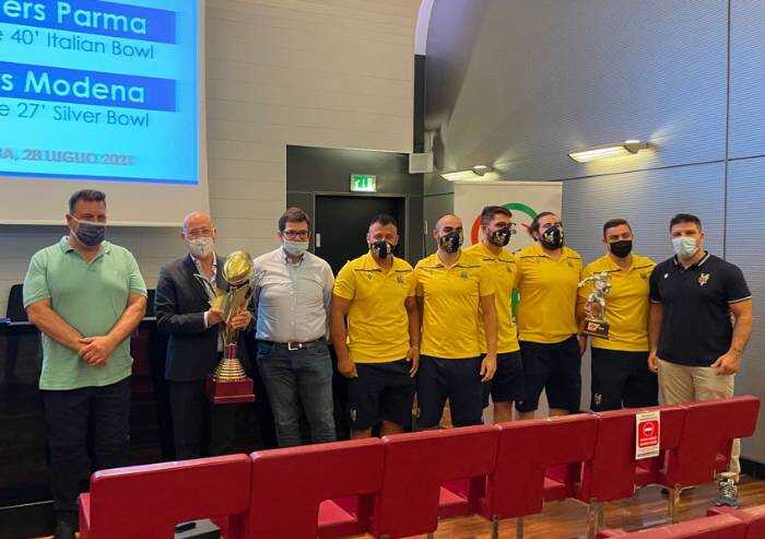 Football americano, i Vipers Modena trionfano e Bonaccini li premia