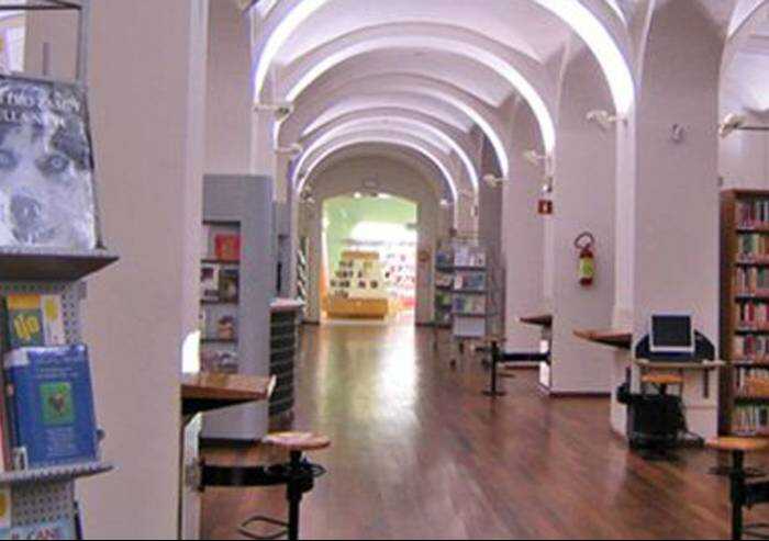 Modena, anche le biblioteche comunali sono off limits senza green pass