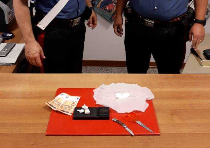 Spacciava in casa ai domiciliari, il giudice riconcede i domiciliari