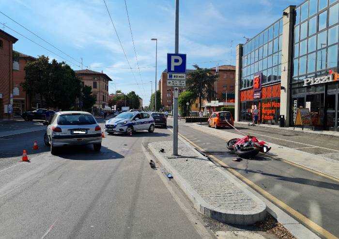 Modena, tragedia in via Emilia Est: muore motociclista di 26 anni