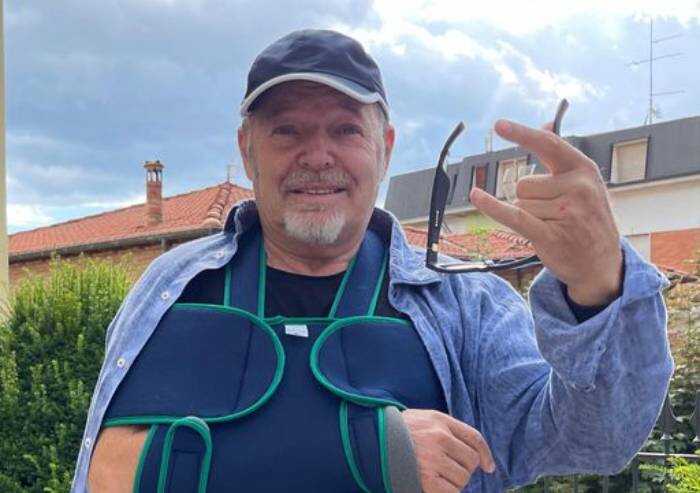 Vasco cade in bici: 'Mi sono lussato una spalla. Un male boia'