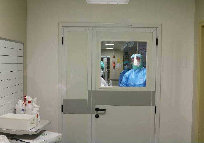Aumento ricoveri, al Policlinico riapre l'hub di terapia intensiva