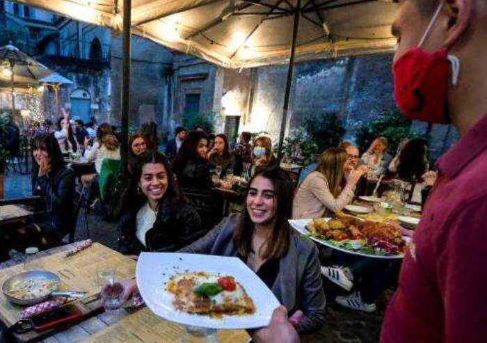 Vaccinata e schifata: 'Io mi comporterò come non avessi il Green Pass'