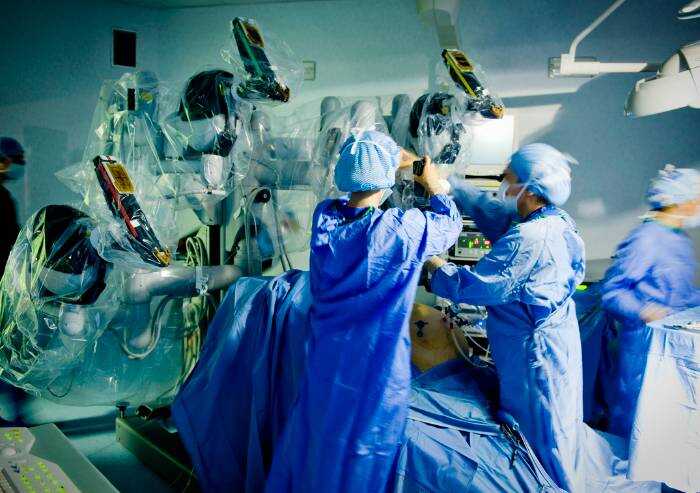 Endometriosi, Baggiovara: intervento robotico su ragazza 29enne