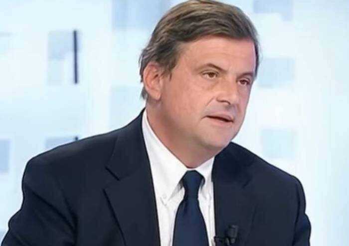 Manifestazione pro vax: nessuno aderisce. Calenda cancella l'evento
