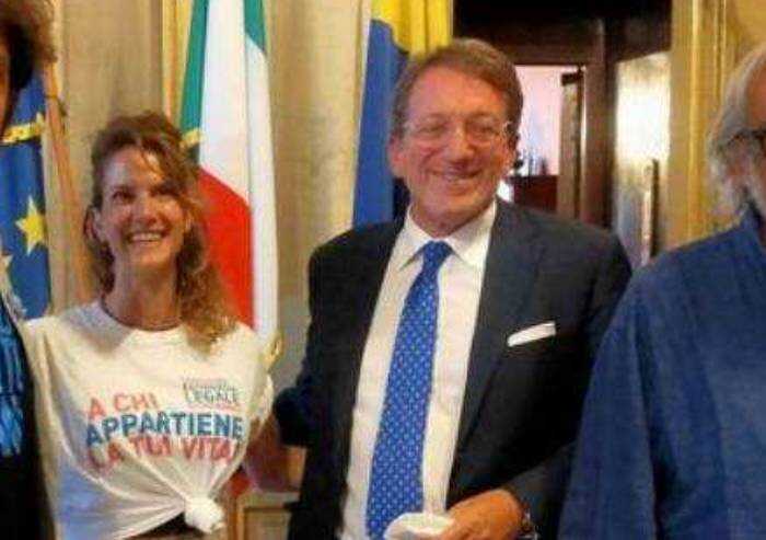 Il Comune di Modena impone il Green Pass ai giornalisti, quando potrebbe evitarlo