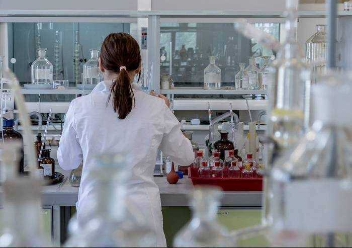 Covid, 106 contagi a Modena: muore una 103 anni