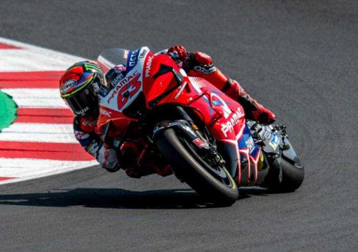 Primo successo di Bagnaia in MotoGP, battuto Marquez