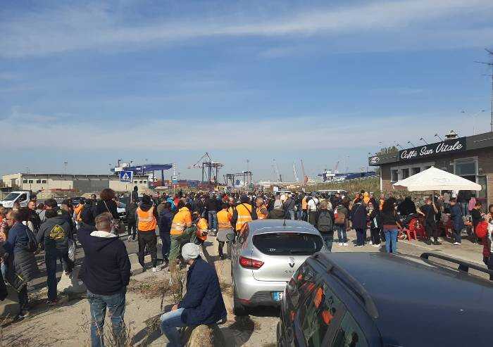 No al Green Pass, paralizzato anche il porto di Ravenna