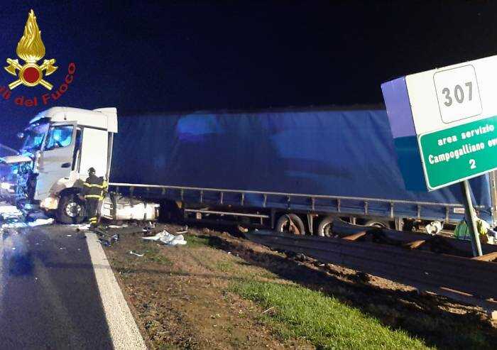 Camion di traverso, A22 in tilt