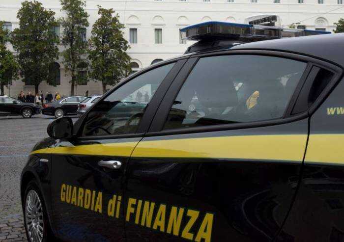Truffa, riciclaggio e omessi versamenti nel settore trasporti: sequestro da 4 milioni