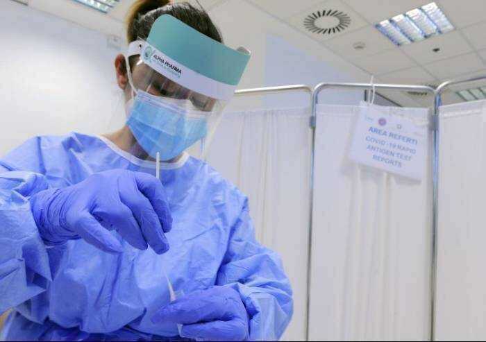 Covid, 281 contagi nel modenese, 5 ricoveri e un decesso