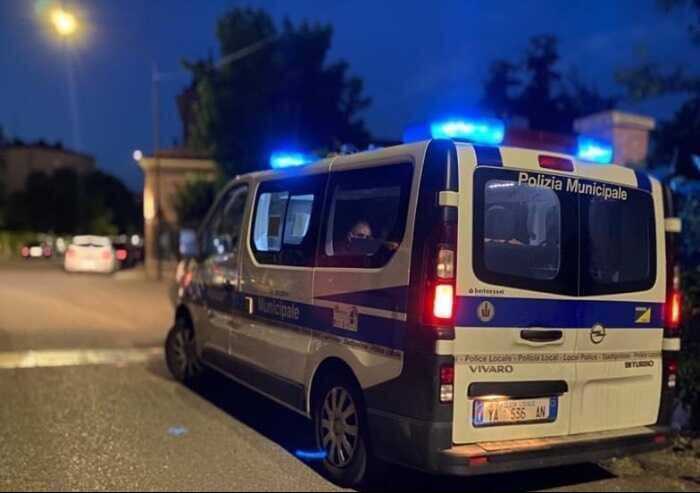 Modena, discarica abusiva di scarti tessili: tre denunce