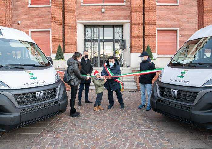 Maranello, consegnati i pulmini donati dalla Ferrari