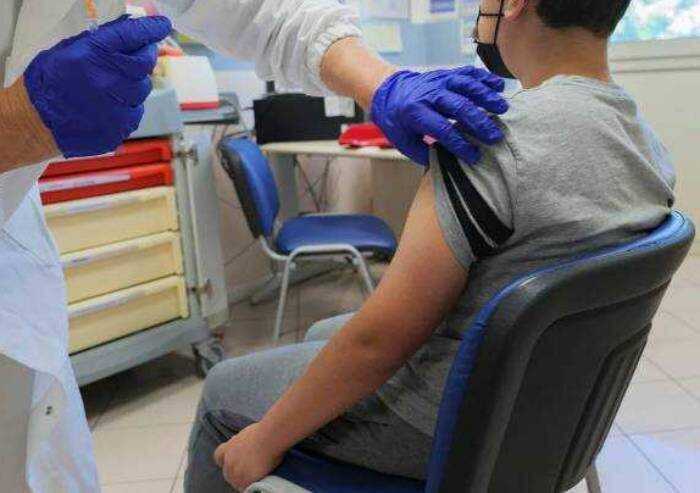 Vaccini 5-11 anni, solo il 7% ha disdetto, l'Ausl prevede 60% di adesioni