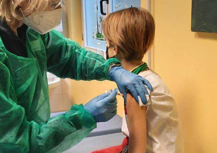 Vaccino bimbi: la metà dei prenotati non si è presentata all'appuntamento