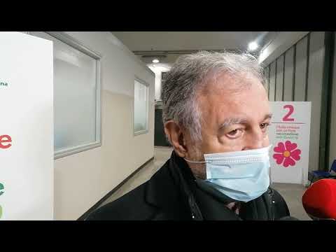 Modena, code infinite per tamponi: 'Riapriamo punto Palasport'