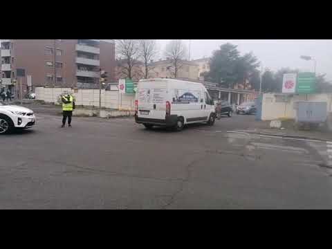 Drive Through Modena, ancora una giornata di passione: coda di ore