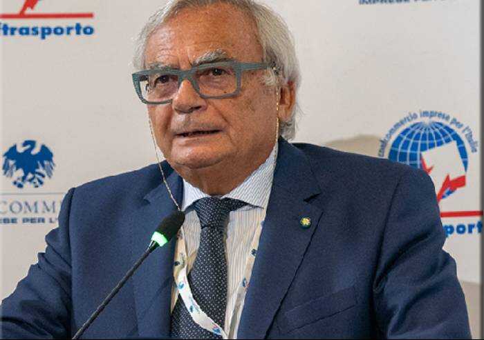 Conftrasporto: 'Obbligo vaccini? Nei trasporti è una tafazzata'