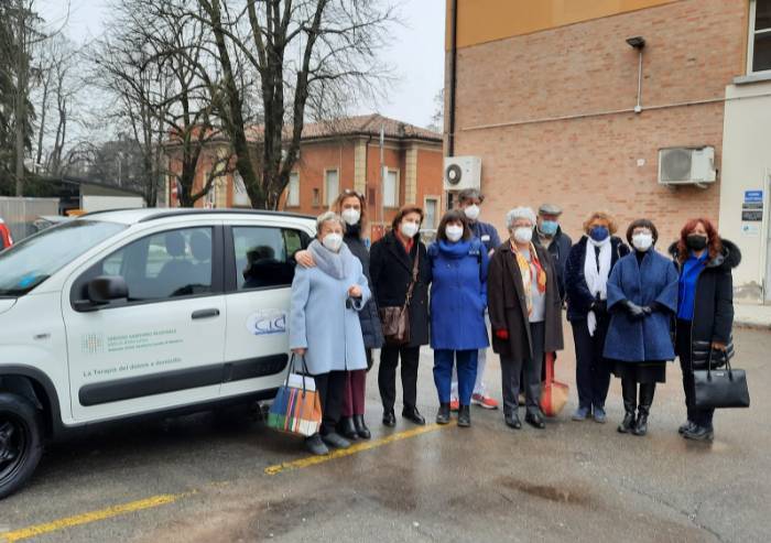 Terapia del dolore a domicilio: a Castelfranco donata una nuova auto per il servizio
