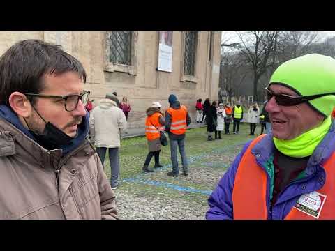 Marcia delle libertà fa tappa a Modena: in centinaia accolgono Sceusa