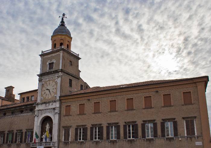Il Comune di Modena ufficializza: 'Senza green pass non si entra'