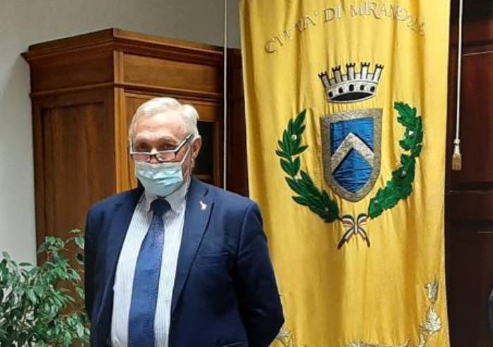 'Mirandola, chiusura del centro vaccinale uno schiaffo alla comunità'