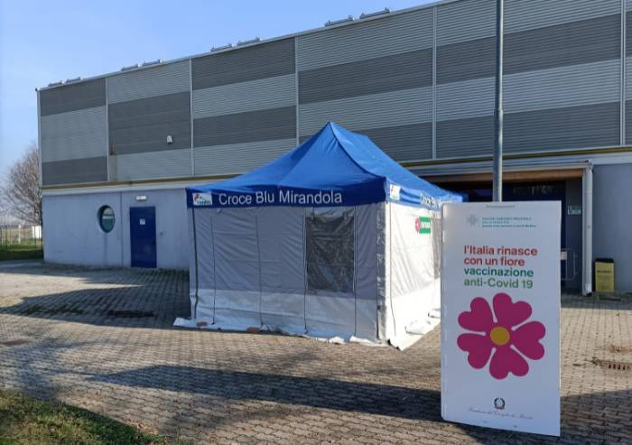 'Mirandola, l'Ausl: 'l punto vaccinale rimarrà per i 5-11 anni'