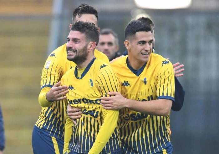 Strepitoso Modena, due gol a zero all'Entella, ma vince anche la Reggiana