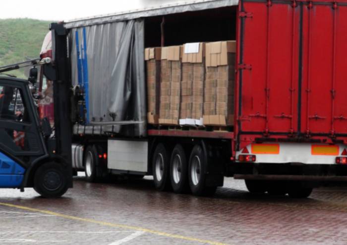 Camionista trasporta 680 kg di cocaina