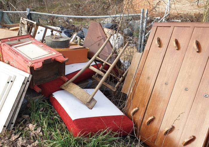 Nonantola: la discarica a cielo aperto all'ex Nosadella finisce in Consiglio