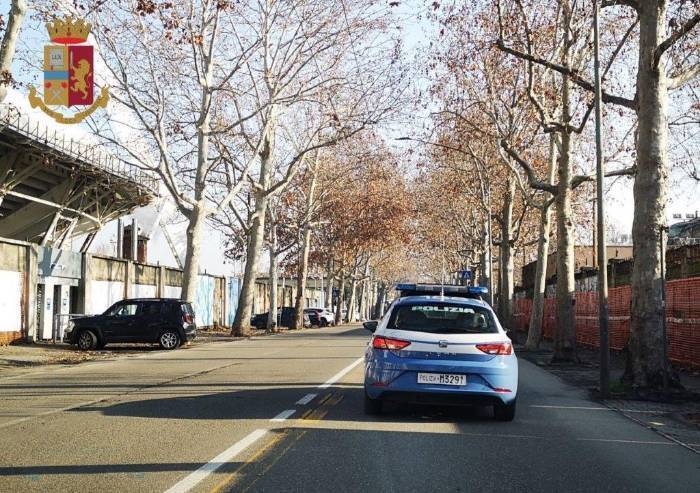 Modena, arrestato dopo un furto ferisce due poliziotti