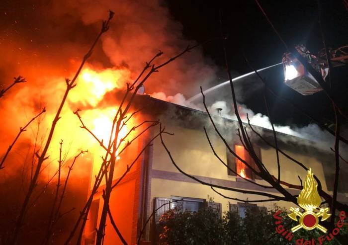Pavullo, incendio in casa indipendente, coppia in ospedale