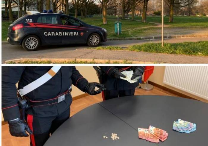 Parco XXII aprile, bloccato con 67 dosi di droga, Carabinieri presi a bottigliate