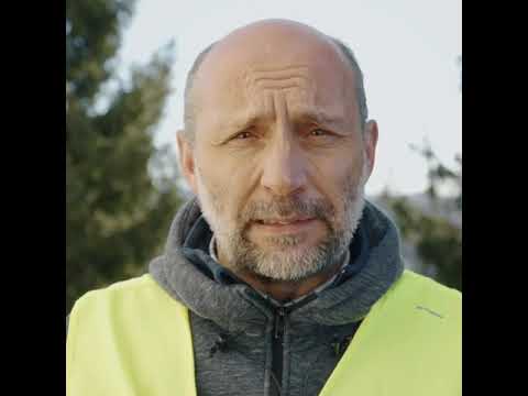 Sacerdote si mette in marcia contro il Green pass: vescovo lo sospende