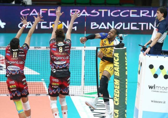 Volley: sconfitta al tie-break per Modena al Palapanini