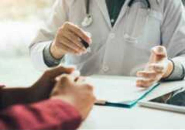 Covid, salta indennizzo ai familiari medici morti, Magi (OMCEO): 'Vittime due volte'