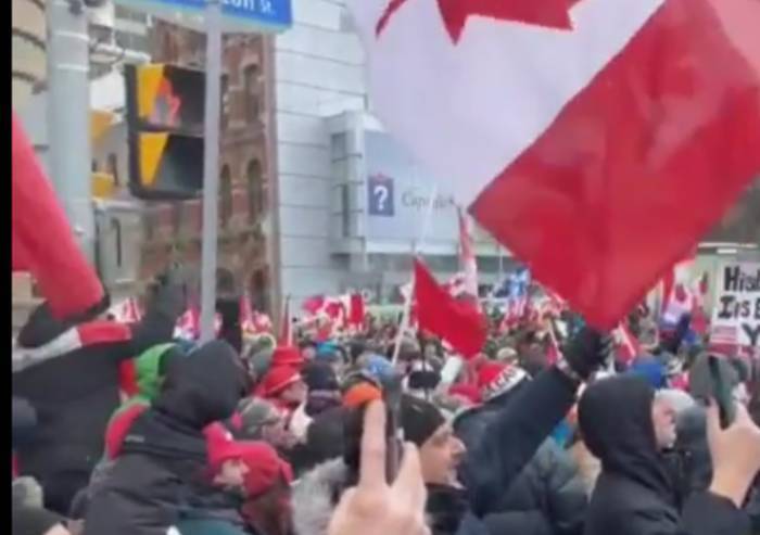 Canada, dopo proteste camionisti l'Ontario cede: addio pass sanitario