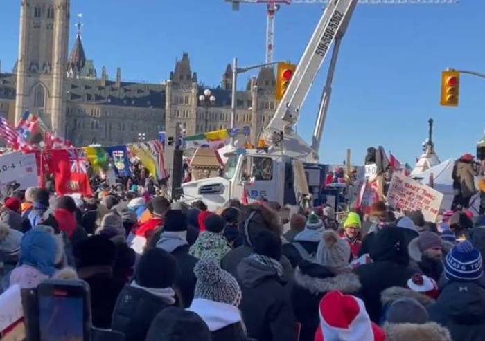 Canada, contro proteste no-pass si usa l'arma dell'emergenza nazionale