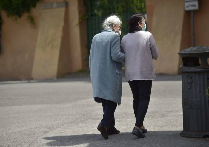 Morti Covid, spesa Inps ridotta di 1,1 miliardi nel 2020
