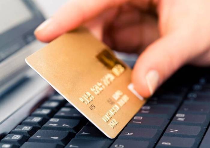Truffa della ricarica: identificate e denunciate due persone